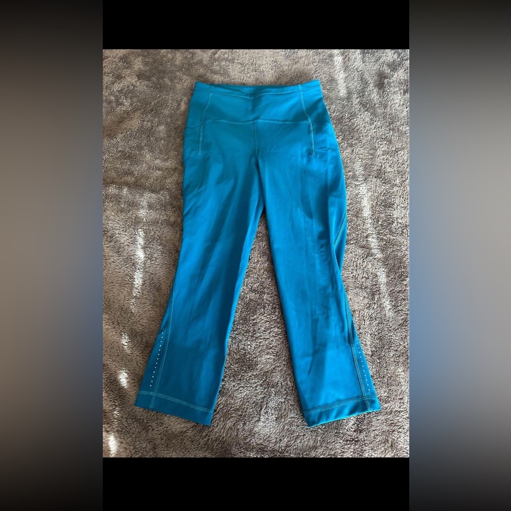 Teal Lululemon cropped leggings